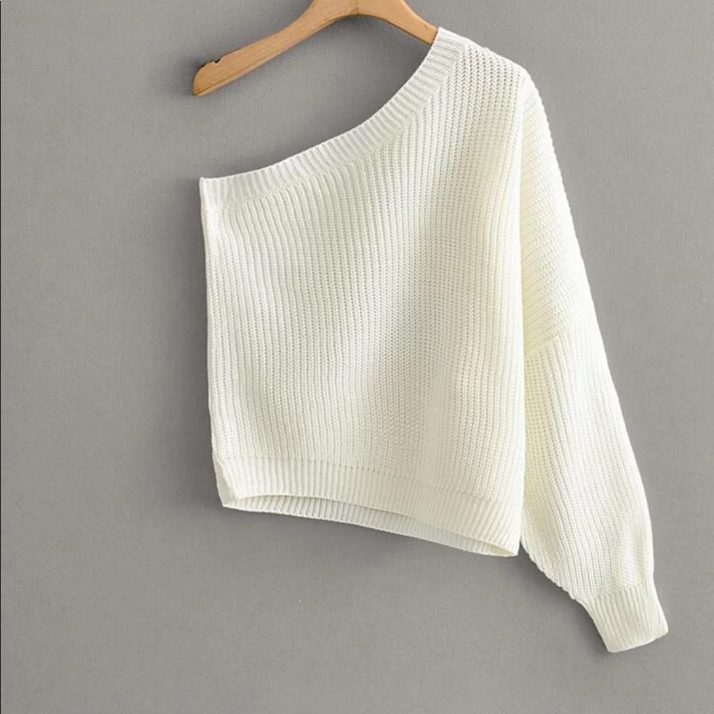 One shoulder sweater